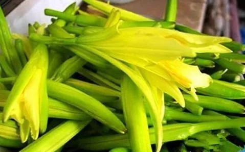 三歲前，不要給孩子吃這些，會害了他們