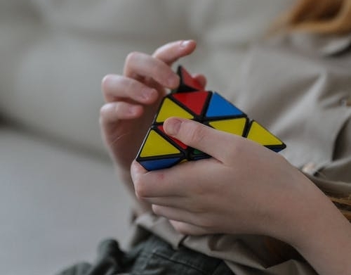 推薦4個(gè)適合小孩子玩的小游戲，益智又能鍛煉思維能力