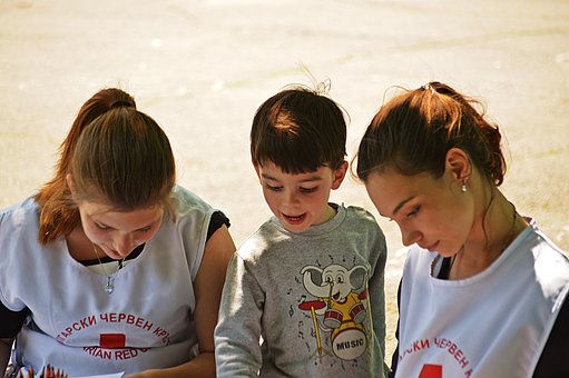 家長應(yīng)該如何與孩子溝通？抓住這4個關(guān)鍵小細節(jié)