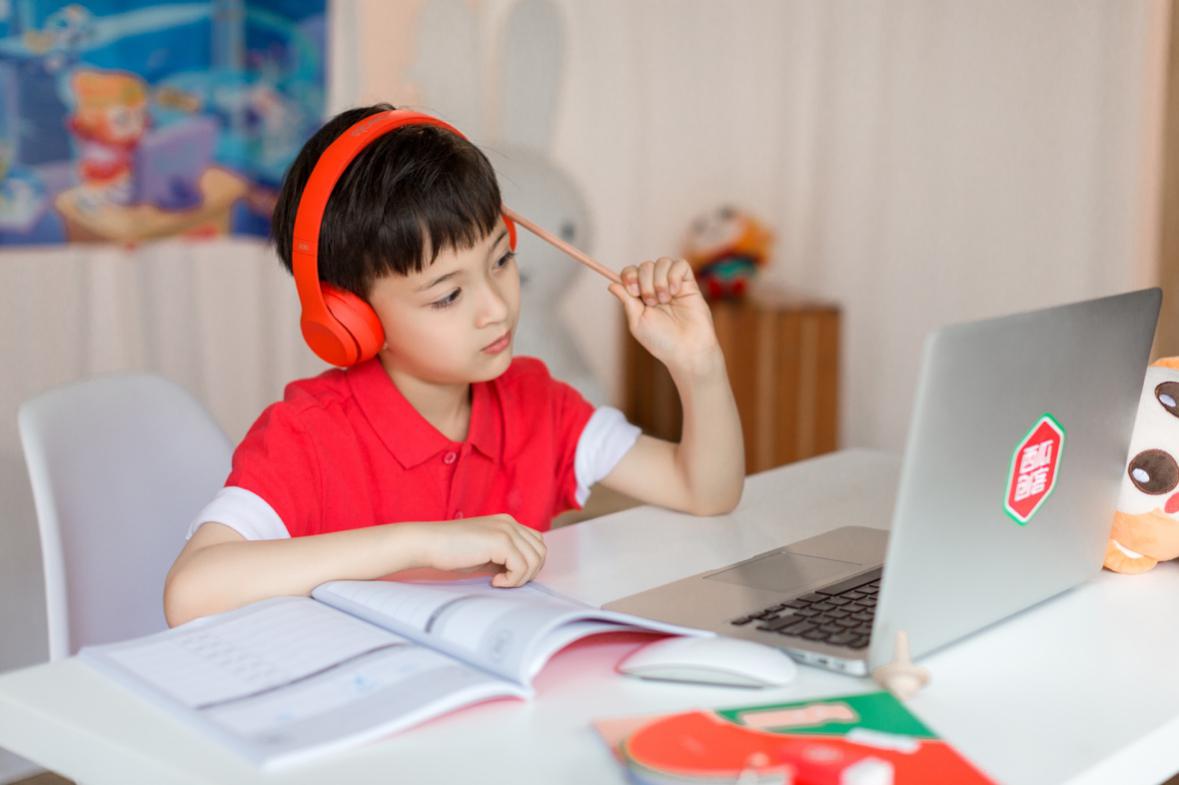 家長可以從這4點入手讓孩子把精力和智力都用在學習上