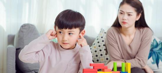 家長要注意孩子日常的4個動作，以免有更大的影響