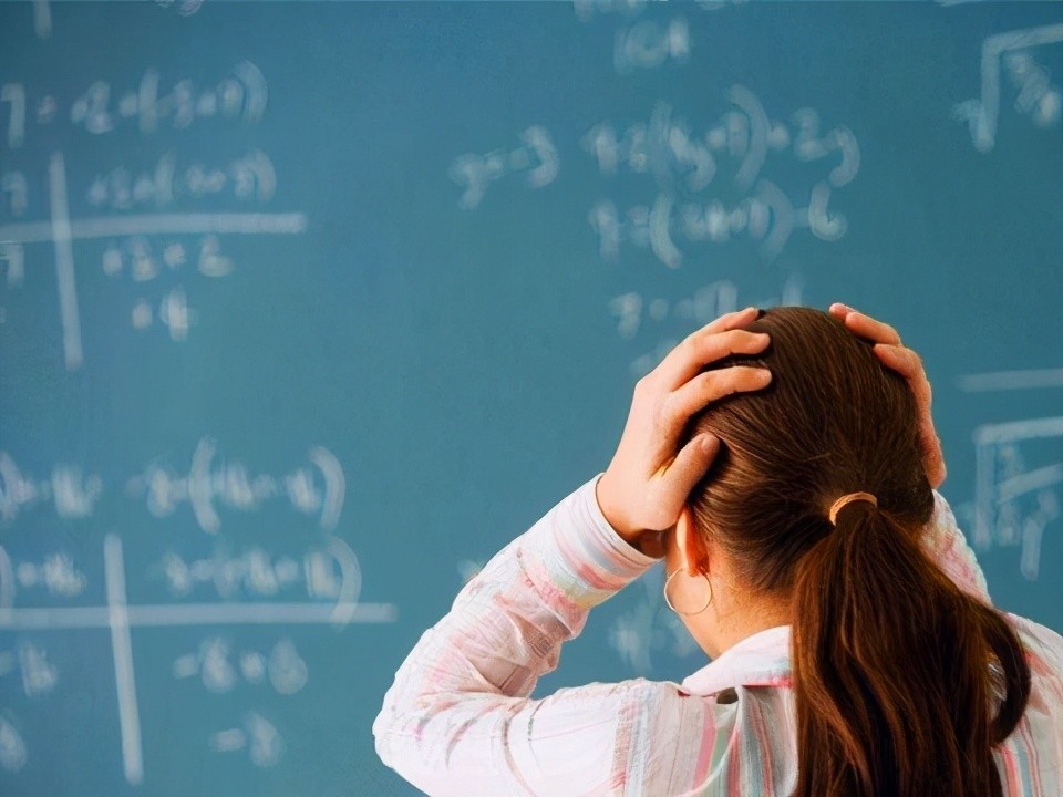 頭疼失眠、煩躁易怒、暴飲暴食、拖延厭學(xué)……孩子這些異常向父母?jìng)鬟f了哪些“信號(hào)”？