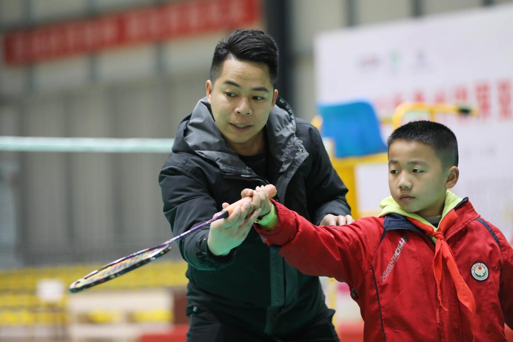 山里娃的“教練團(tuán)”