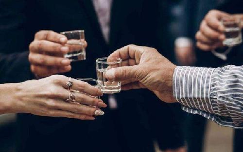 孕期飲酒會改變嬰兒大腦結(jié)構(gòu)