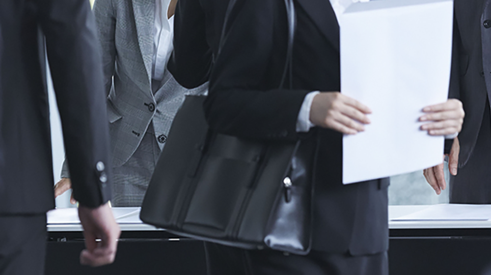 女性求職被問是否愿意3年不生娃？記者調(diào)查職場女性遭遇隱性歧視