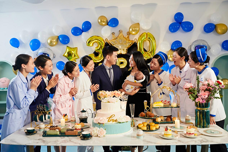 當(dāng)現(xiàn)代與傳統(tǒng)育兒觀相撞，誰(shuí)來(lái)破“育兒難”的局？