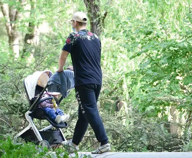 夏季10個(gè)帶娃的危險(xiǎn)行為，家長(zhǎng)一定要留意！