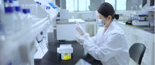 新荷致讓寶寶坐上營(yíng)養(yǎng)旅途“頭等艙”，眼見(jiàn)為實(shí)讓育兒更安心