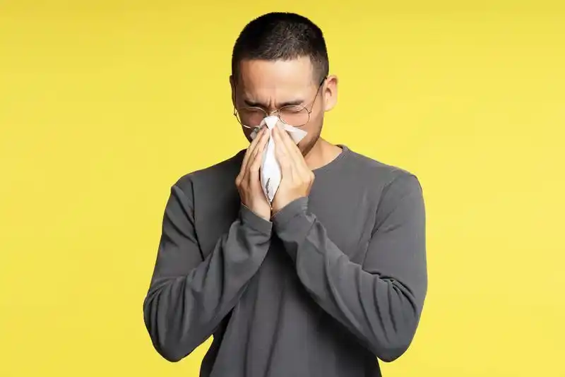 男子流感出現(xiàn)“白肺”，流感不是簡(jiǎn)單發(fā)幾天燒吃幾顆藥……