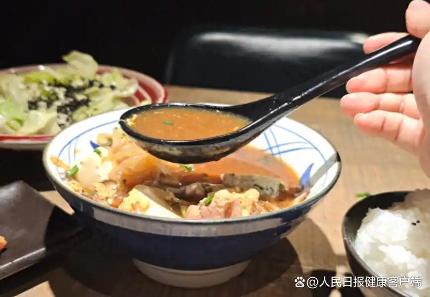 男子吃臘腸一周血壓飆升，冬季飲食當(dāng)心“隱形鹽”